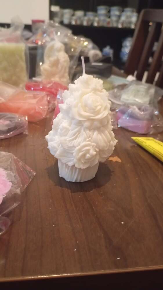 Rose tree candle made by Camille
